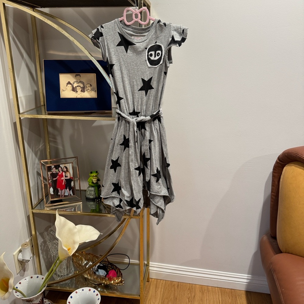 nununu Gray and Black Star Tie-Waist Casual Dress. Size 6-7